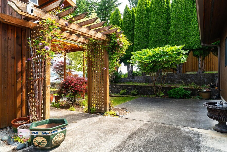 Building Photo - 3159 Saratoga Rd