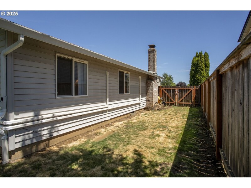 Building Photo - 718 SE 143rd Ave