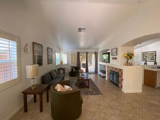 Building Photo - Gated Community of Grand Island in Seven Oaks 2 BD 2 BA Gorgeous House