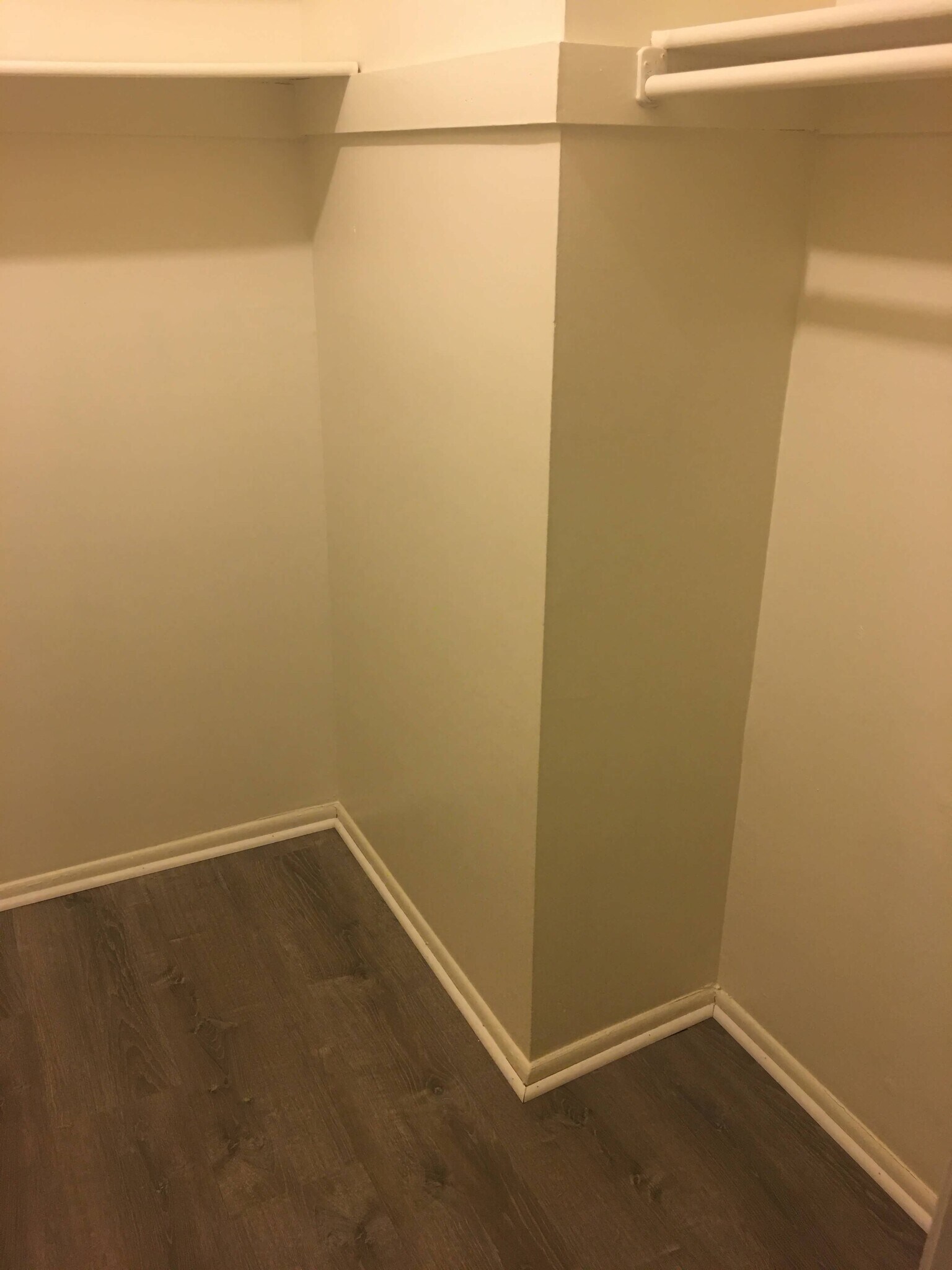 Building Photo - 10241 Prince Pl