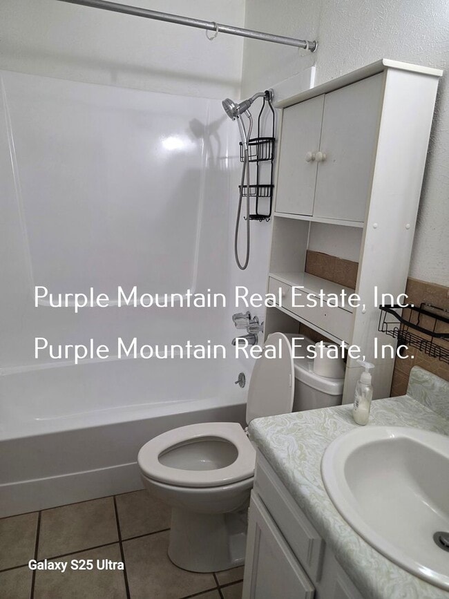 Building Photo - AVAILABLE NOW:  3 Bedrooms, 2 Bath Home for Rent