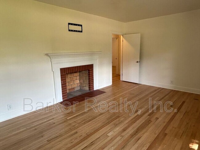 Building Photo - 5726 Fayetteville Rd