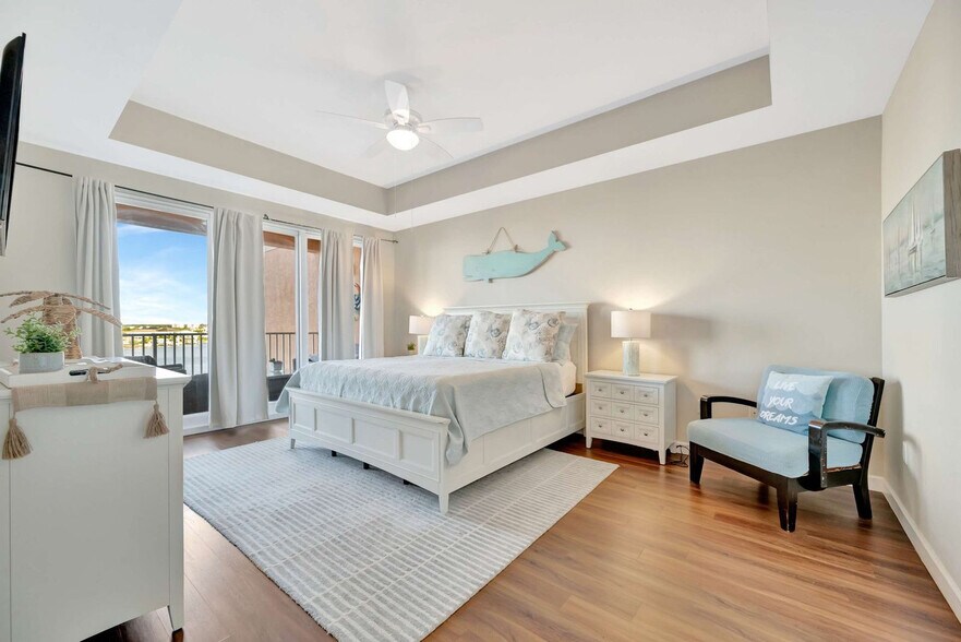 Building Photo - 530 S Gulfview Blvd