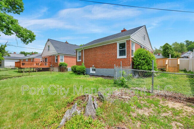 Building Photo - 4902 Gilray Dr