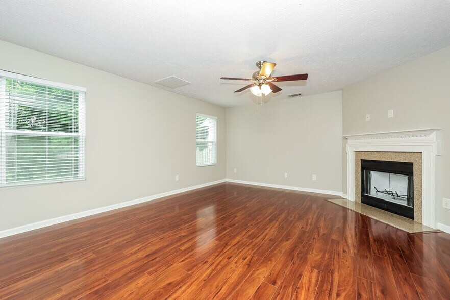 Building Photo - 538 Elderberry Way