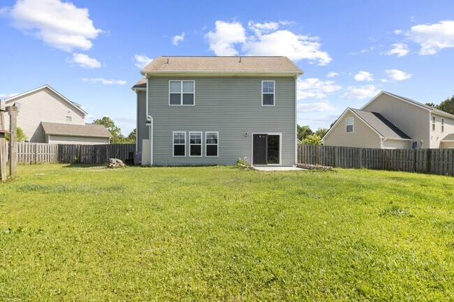 Building Photo - 224 Admiral Ct