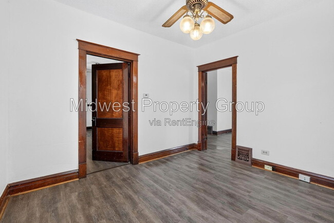 Building Photo - 1208 Verl Pl