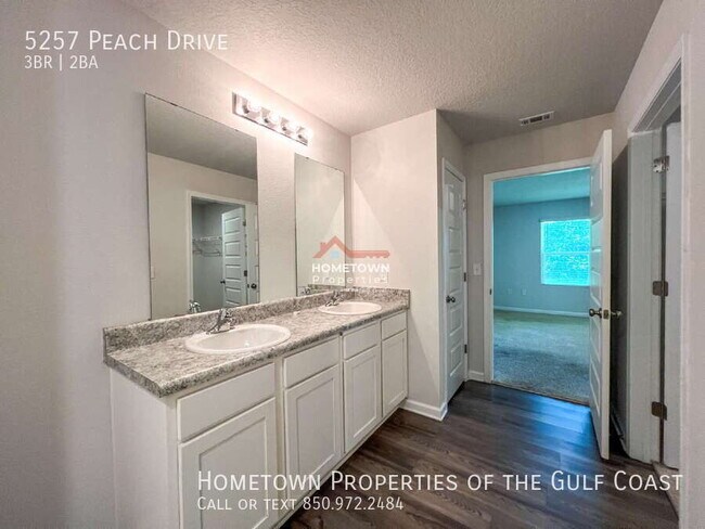 Building Photo - 5257 Peach Dr