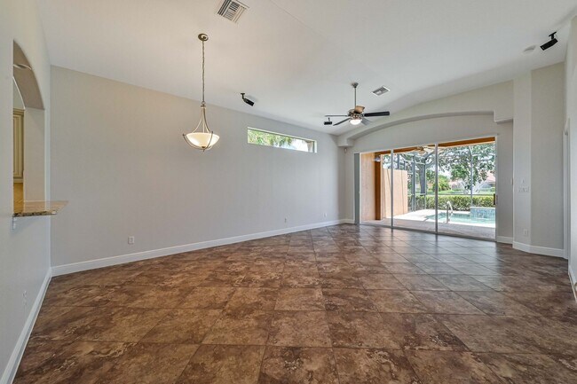 Building Photo - ** Immaculate,  3 Bed/2 Bath Lake Front Pool Home in Naples ~ Available NOW**