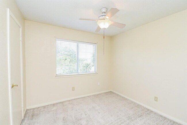 Building Photo - 2623 Forestbrook Dr