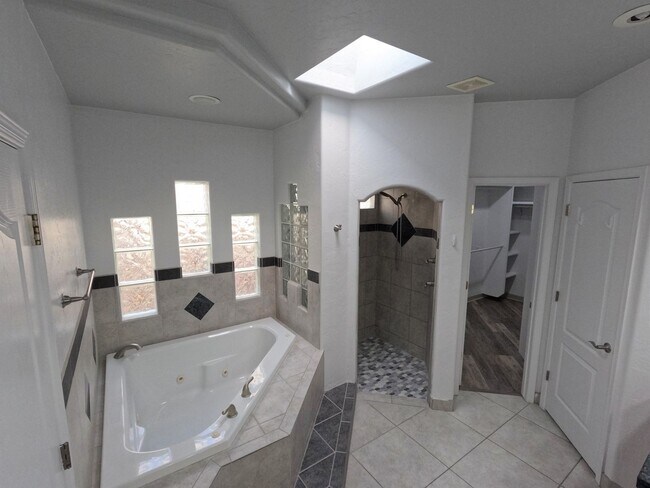Building Photo - 2947 Longbow Loop