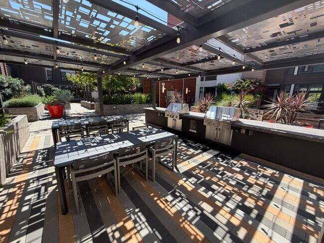 Building Photo - $2,695 / 1 BR - STYLISH & CONVENIENT HOME IN THE HEART OF FREMONT!