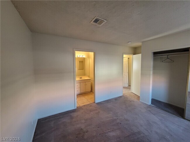 Building Photo - 4300 N Lamont St