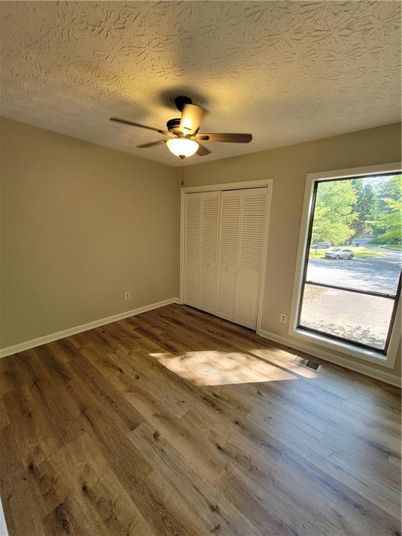 Building Photo - 205 Watkins Glen Dr NE