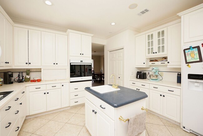 Building Photo - Great Location in Bluewater Bay