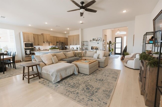 Building Photo - 808 Karst Cv