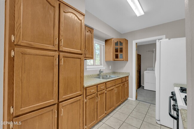 Building Photo - 228 Caribe Cir