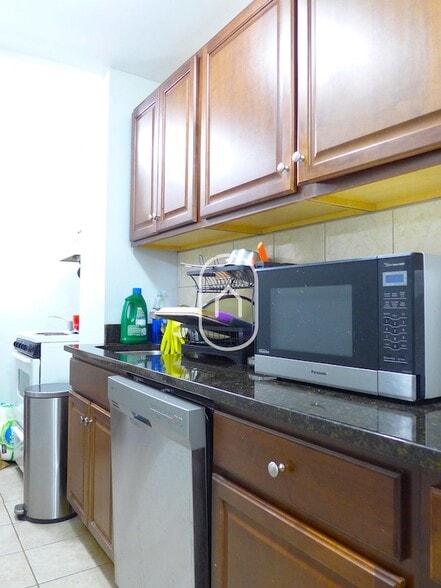 Building Photo - 20 Delle Ave