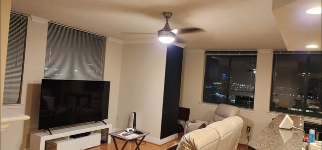 Building Photo - 414 Water St