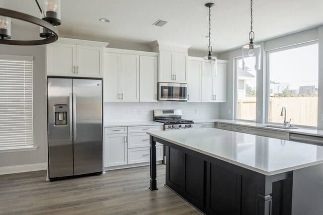 Building Photo - 1418 Landon Hills Dr