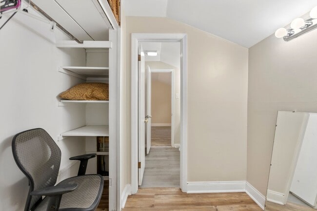 Building Photo - Single family Walking distance to UofD; Av...