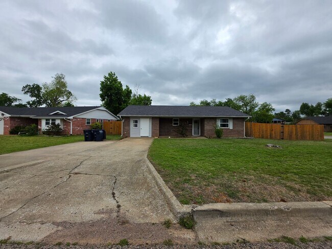 Building Photo - Cute 4 bedroom home in Shawnee