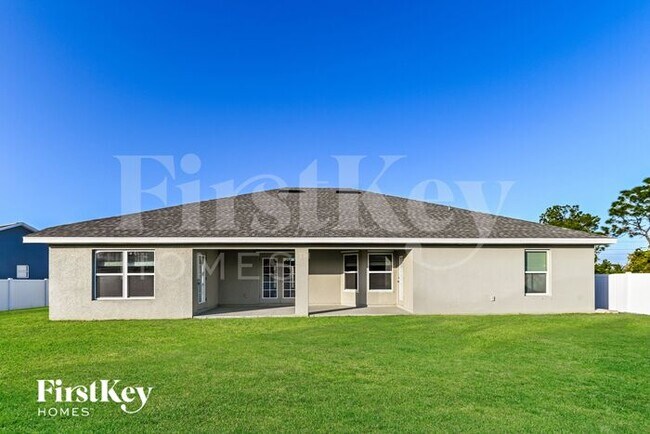 Building Photo - 3709 NE 12th Ave