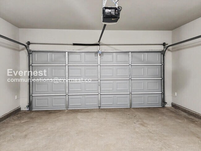 Building Photo - 1519 Persimmon Trce