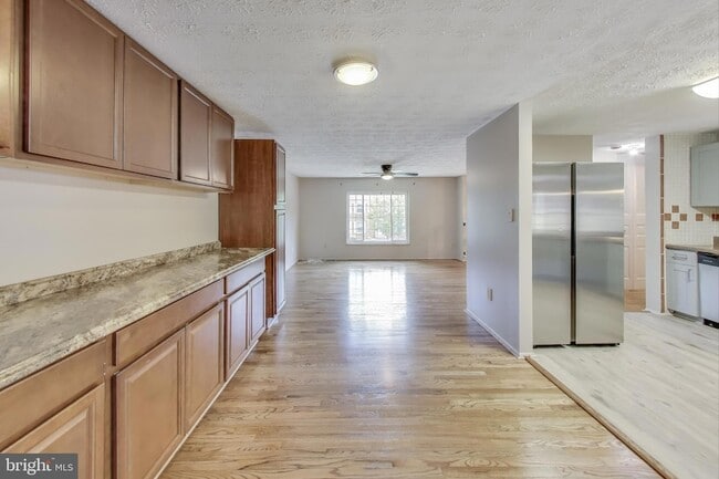Building Photo - 9217 Briarchip St