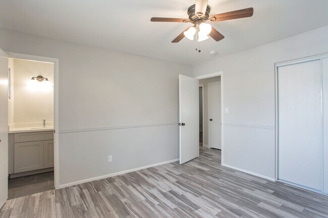 Building Photo - Modern Home with Pool in the Best ASU neighborhood