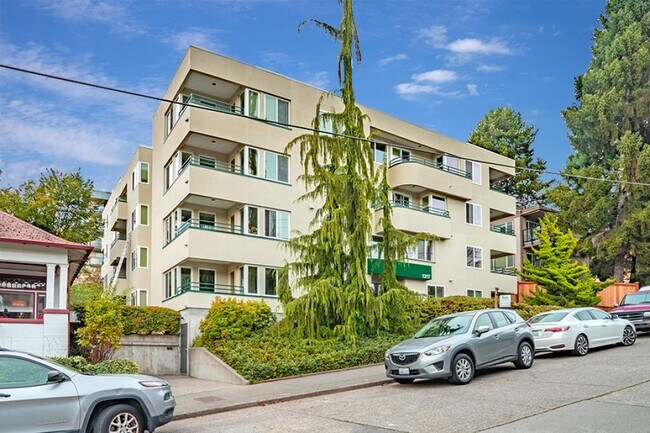 Building Photo - 1317 6th Ave N Apartments - 2 bedrooms