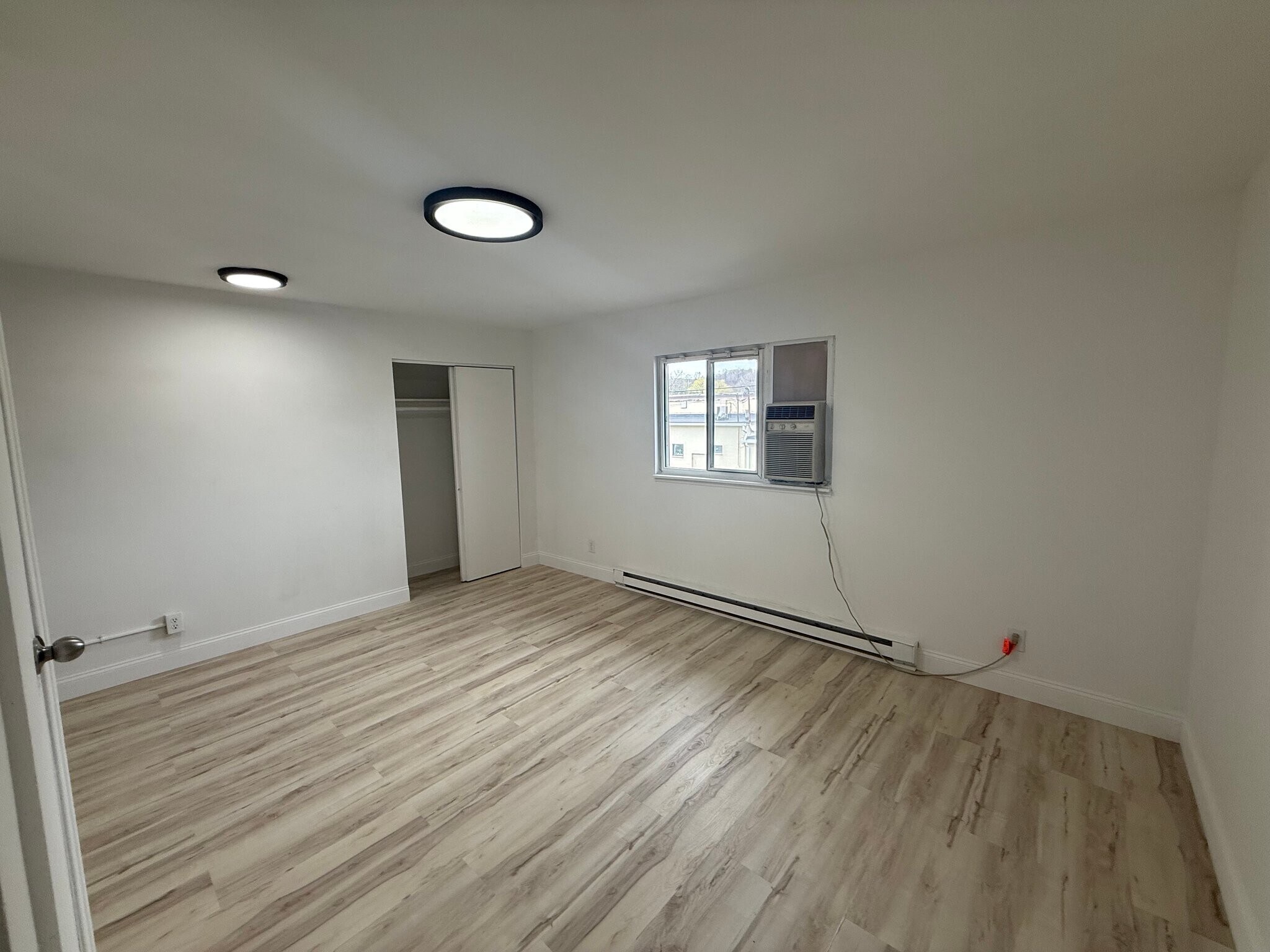 Building Photo - 1886 Ave B