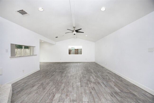 Building Photo - 418 Land Grant Dr