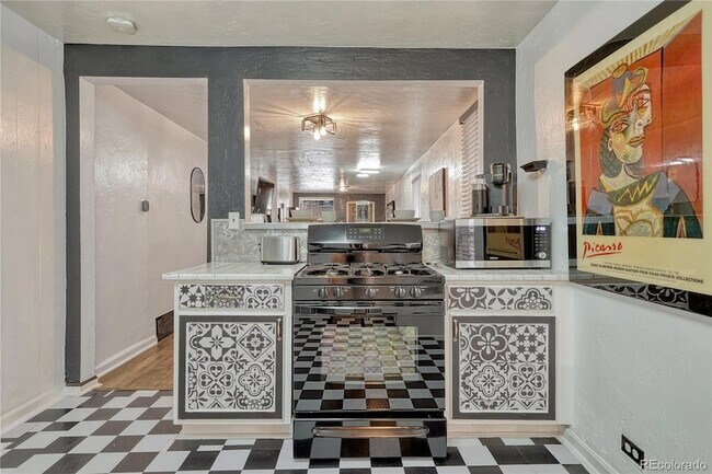 Building Photo - 1026 Inca St