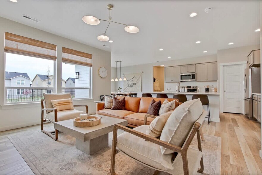 Building Photo - 313 S Iceberg Lake Ave