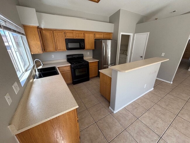 Building Photo - Gorgeous 3Bed/2Bath, 1-Story Home w/ Private Pool located in the Henderson -Move In Now — Enjoy R...