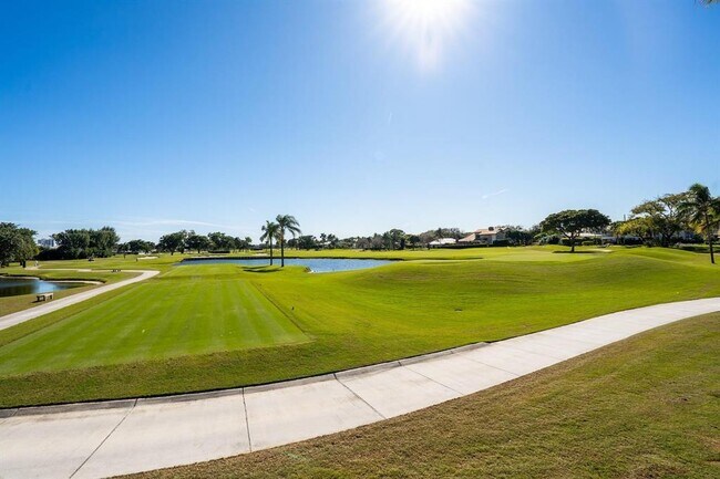 Building Photo - 4848 NE 23rd Ave