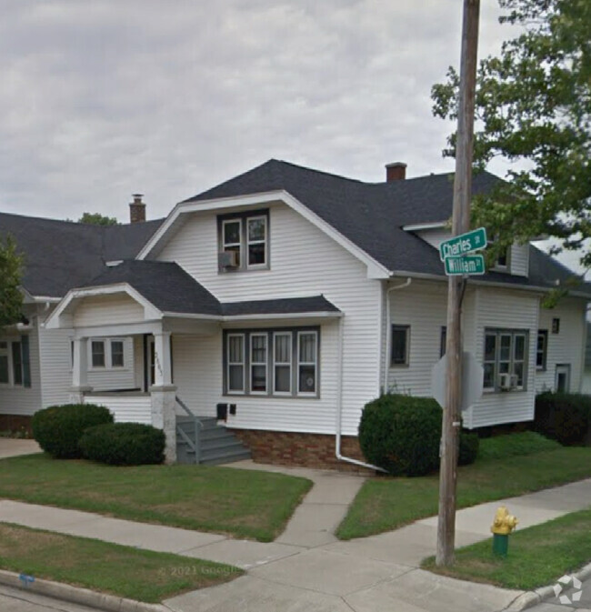 Building Photo - 2803 Charles St - Lower