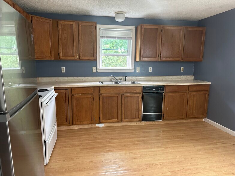 Primary Photo - 8 Cornerbrook Cir
