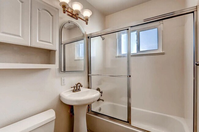 Building Photo - El Cajon Studio for Rent