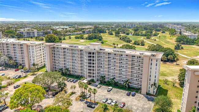 Building Photo - 2671 S Course Dr