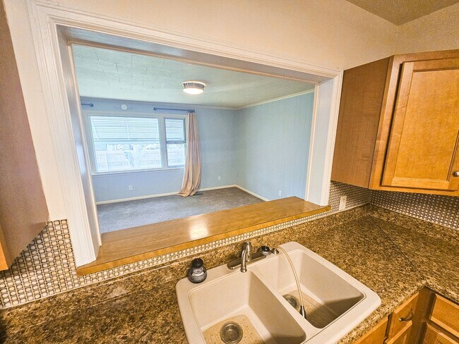 Building Photo - 5352 Crittenden Ave