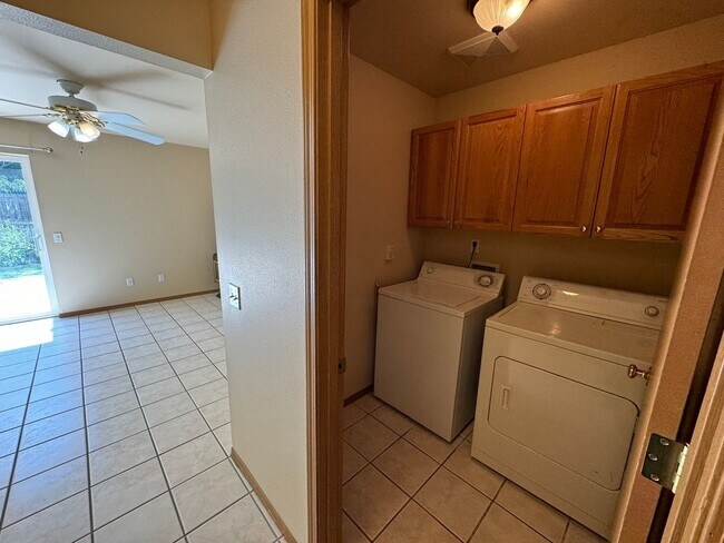 Building Photo - BONUS RENT SPECIAL! Backyard Oasis: 3 Bedroom 2 Bath House Available!