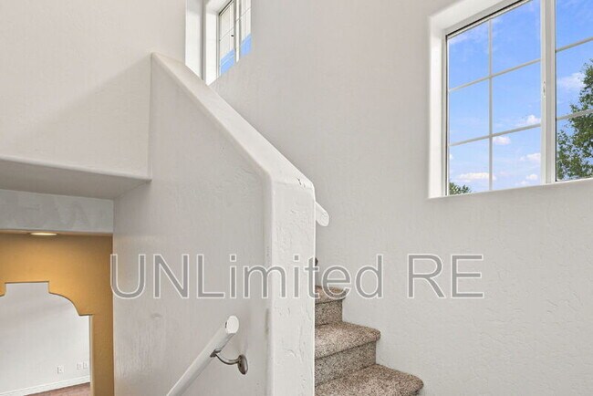 Building Photo - 3272 S Litzler Dr