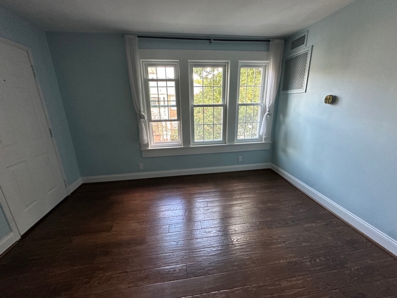 Building Photo - 305 E Duncan Ave