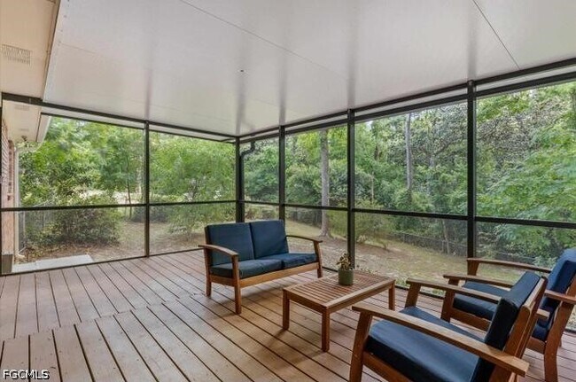 Building Photo - 3620 Barbary Dr