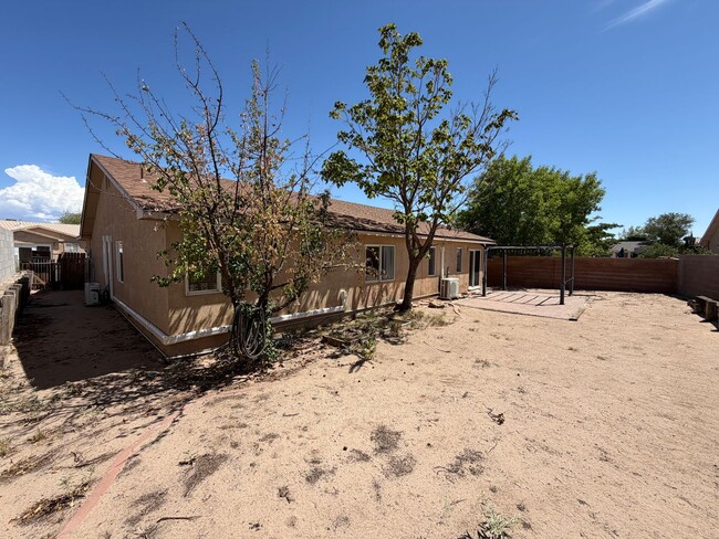 Building Photo - 1405 Secret Valley Dr SW