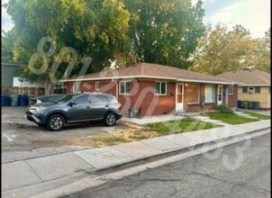 Building Photo - 858 Yale Ave S