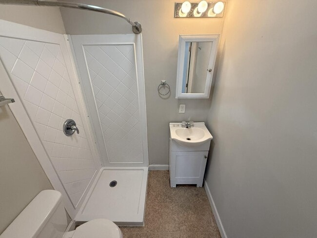 Building Photo - 1711 Southwind Dr