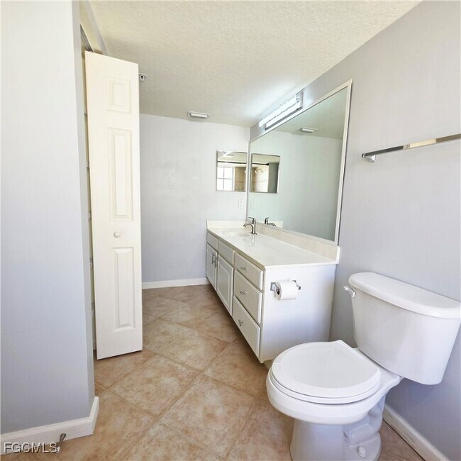 Building Photo - 4121 Residence Drive